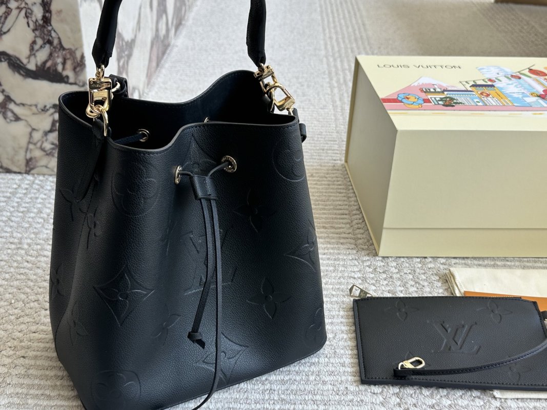 Louis Vuitton Black Bucket Bag 26cm view