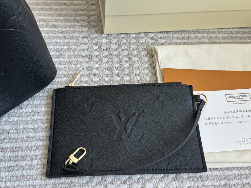 Louis Vuitton Black Bucket Bag 26cm view