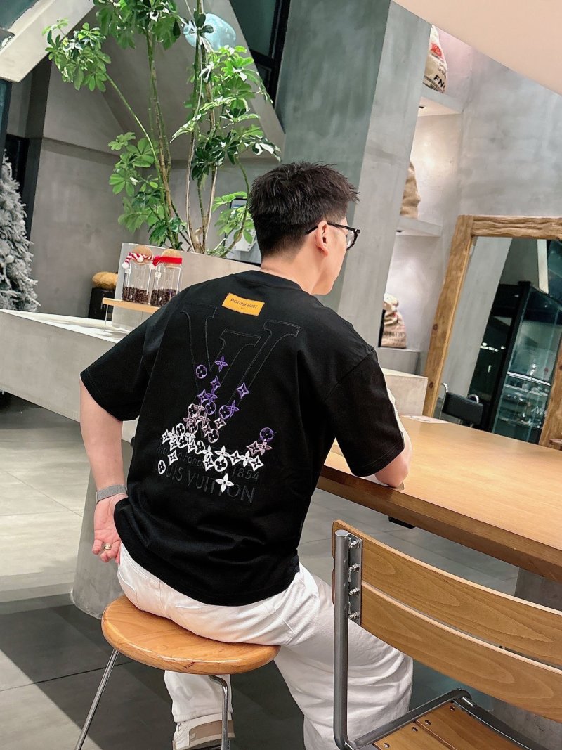 Louis Vuitton Black Monogram Chain Print T-Shirt view