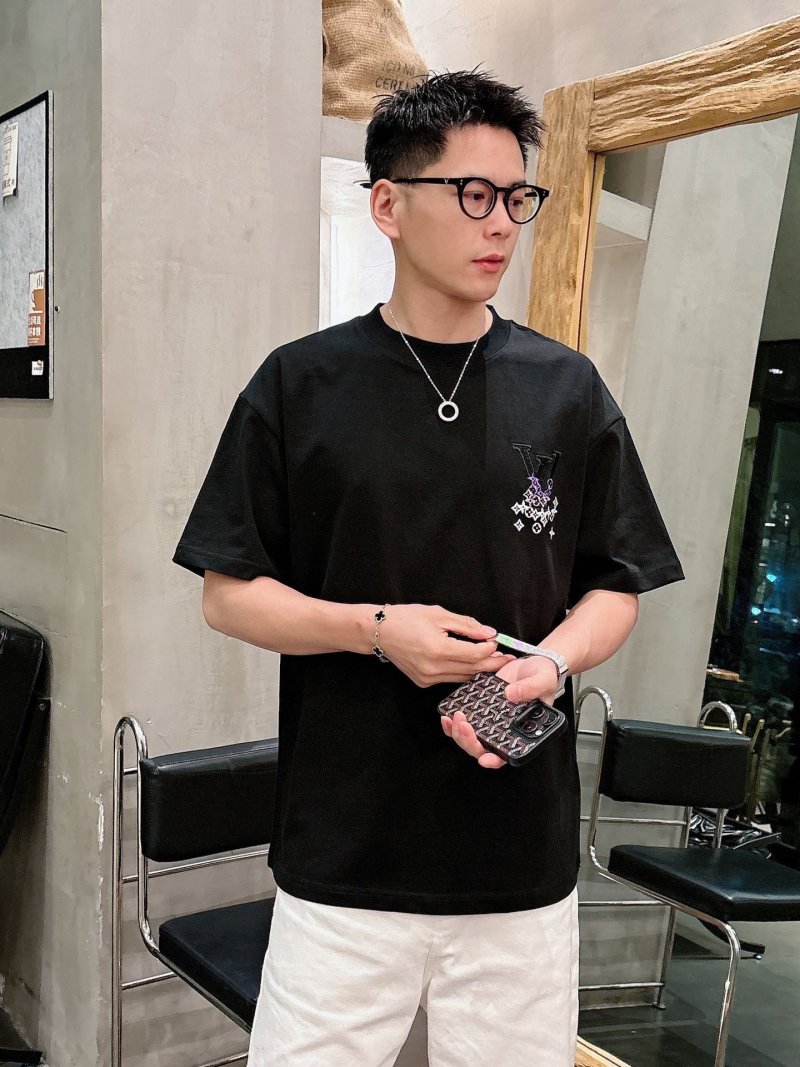Louis Vuitton Black Monogram Chain Print T-Shirt view