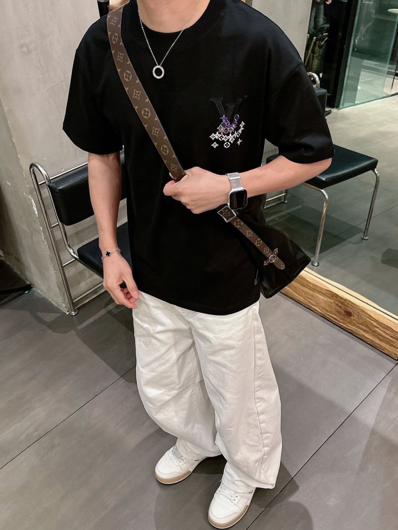 Louis Vuitton Black Monogram Chain Print T-Shirt view