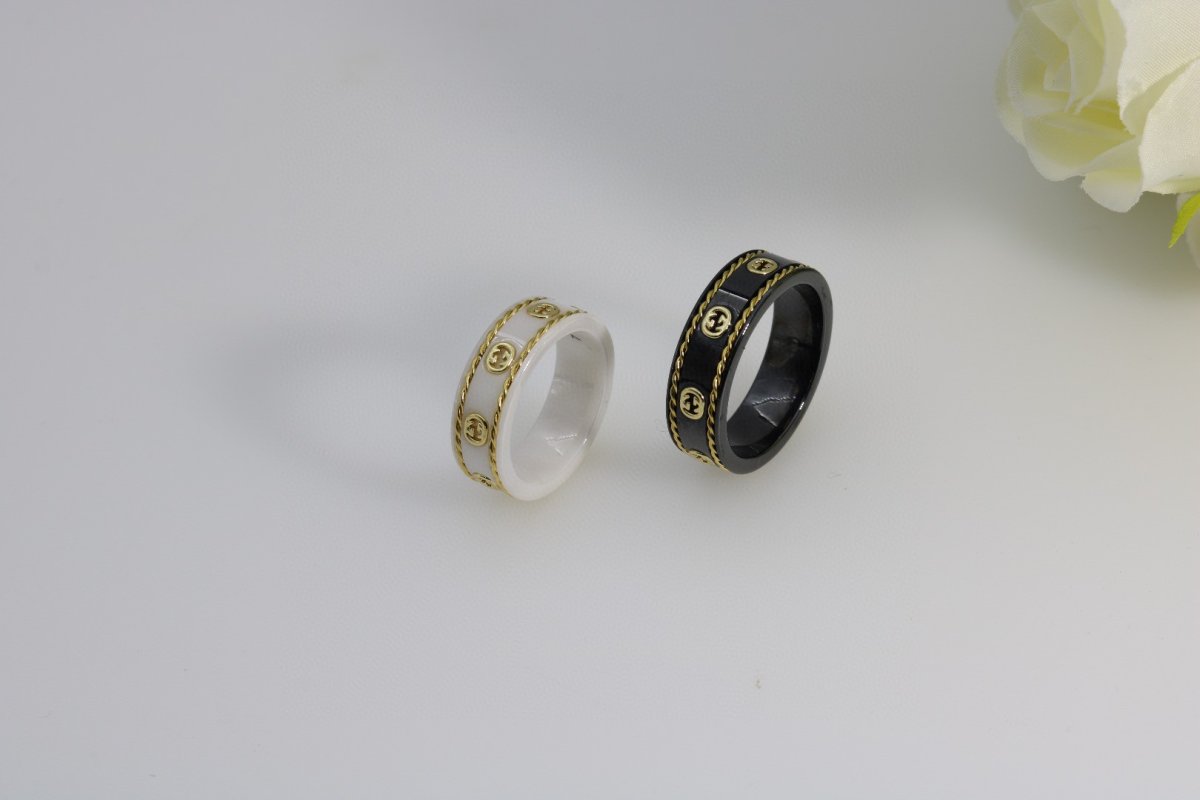 Gucci Gold Foil Ceramic Ring - Black & White view