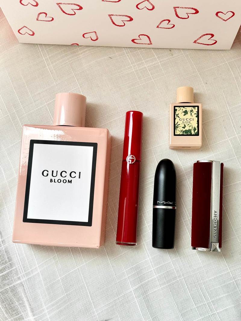 Gucci Bloom Floral Luxury Beauty Gift Set Box view