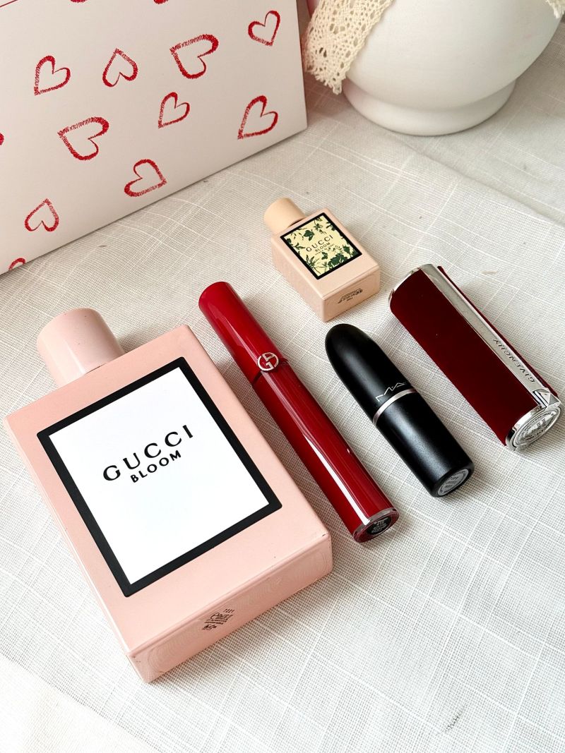 Gucci Bloom Floral Luxury Beauty Gift Set Box view