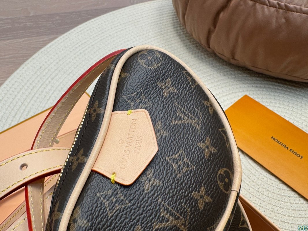 Louis Vuitton Neonoe Monogram Canvas Shoulder Bag Black view