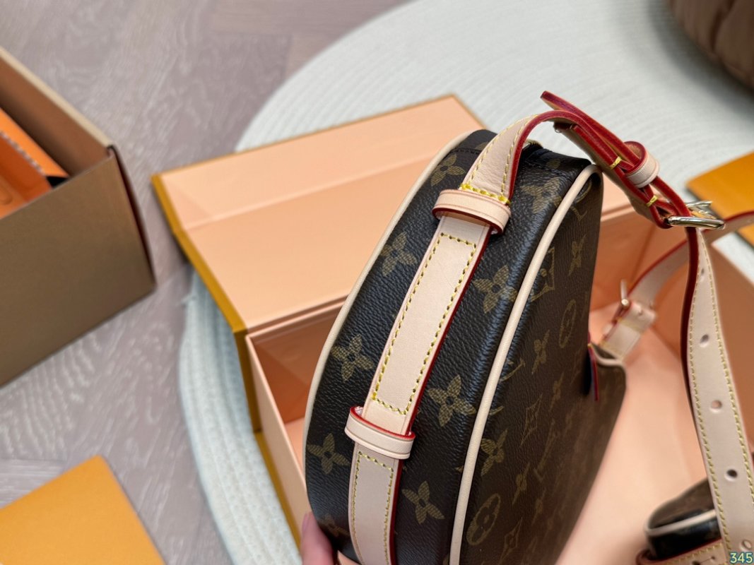 Louis Vuitton Neonoe Monogram Canvas Shoulder Bag Black view