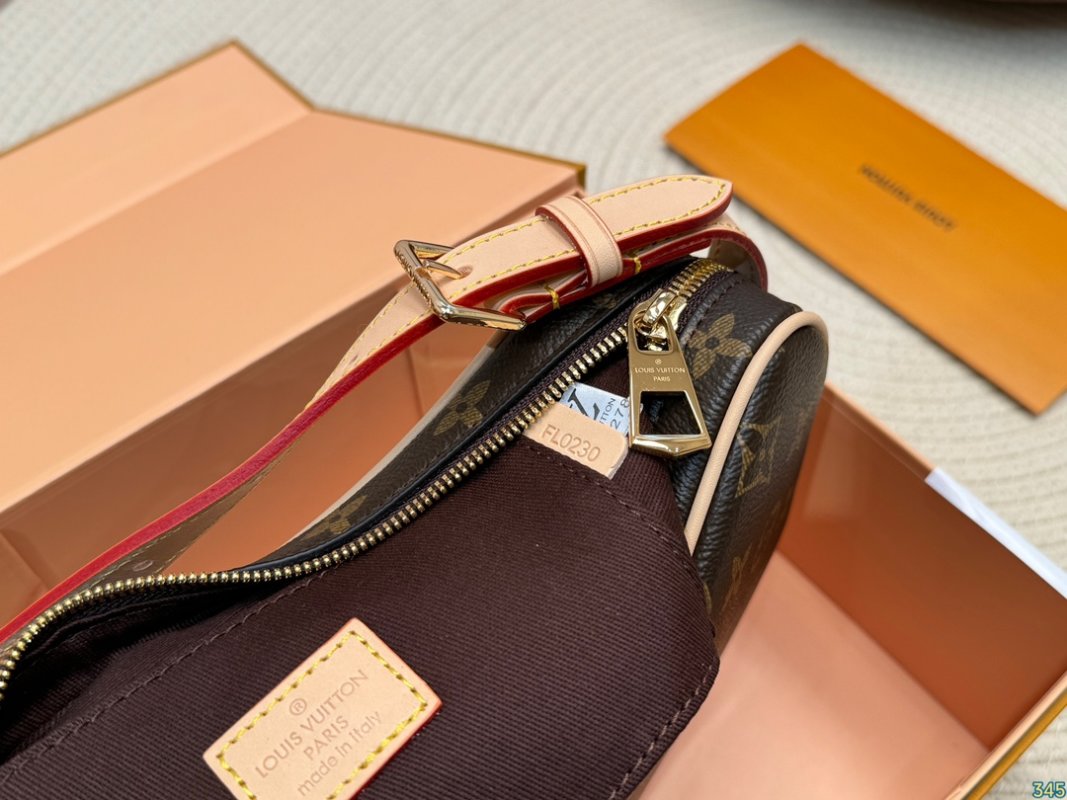 Louis Vuitton Neonoe Monogram Canvas Shoulder Bag Black view