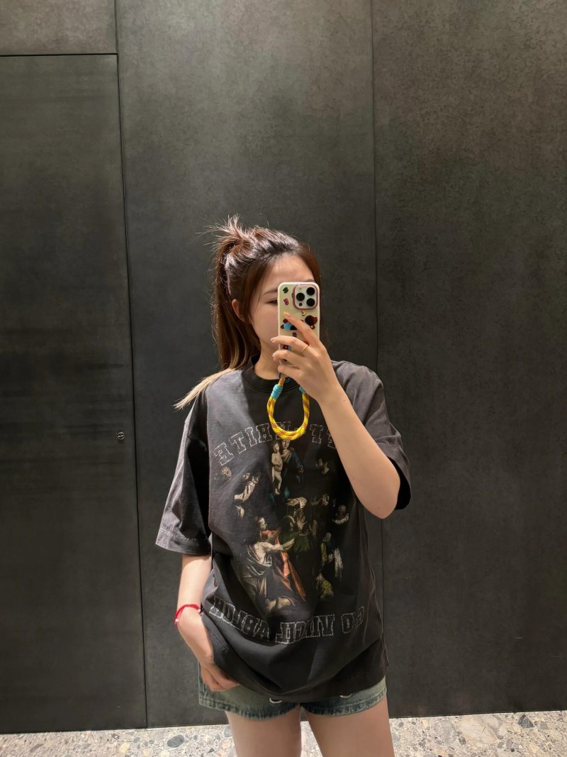 Vintage Graphic Black T-Shirt with Oversized Fit