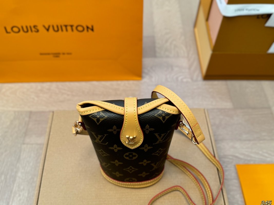 Louis Vuitton Monogram Canvas Phone Pouch Crossbody Bag view