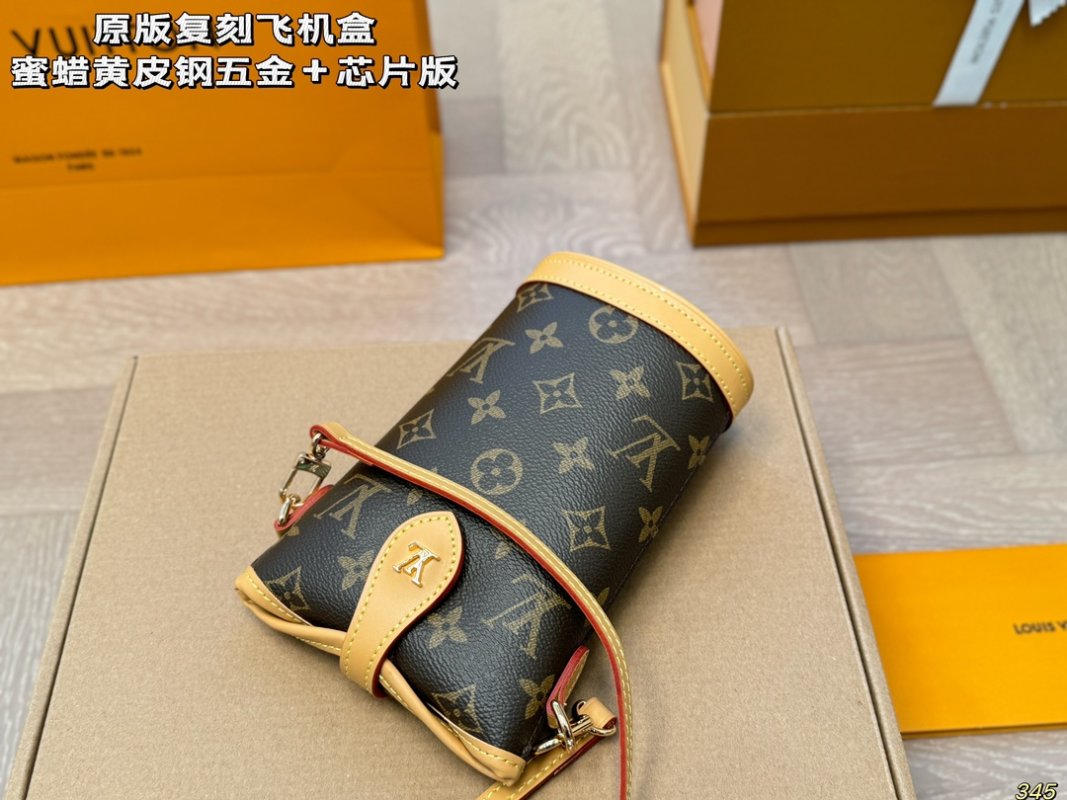 Louis Vuitton Monogram Canvas Phone Pouch Crossbody Bag view