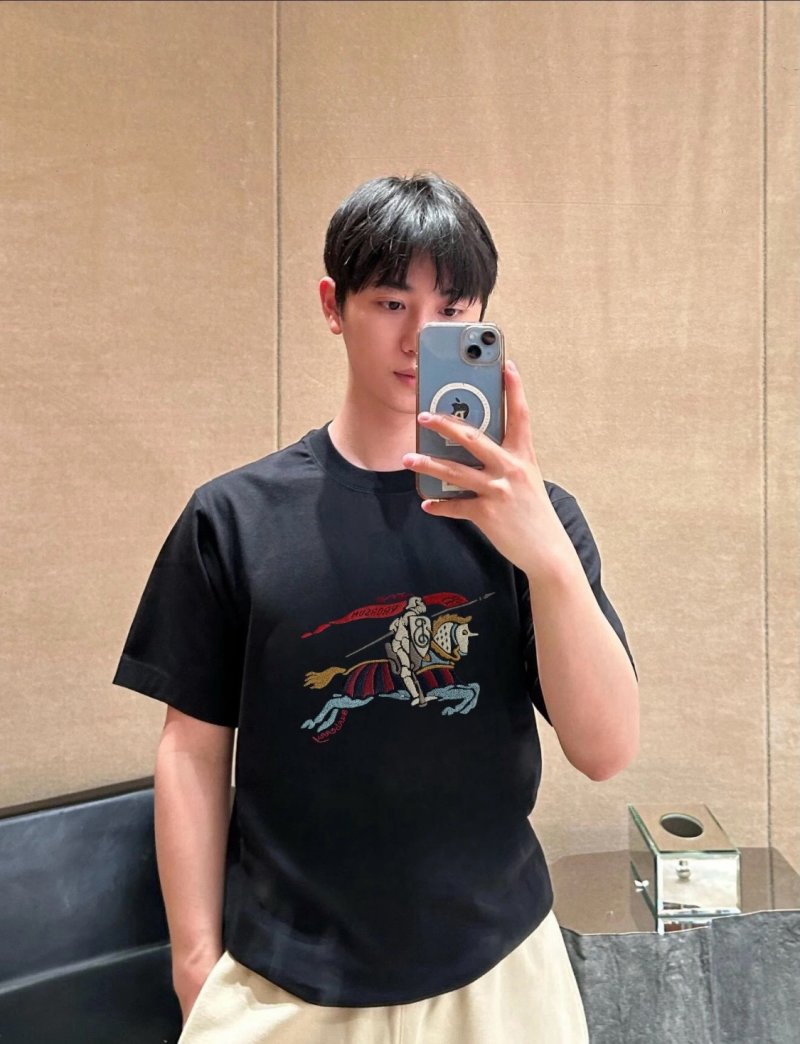 Burberry Black Equestrian Knight Graphic T-Shirt