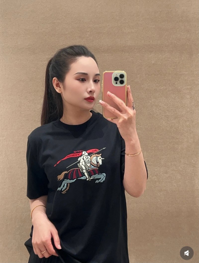 Burberry Black Equestrian Knight Graphic T-Shirt view