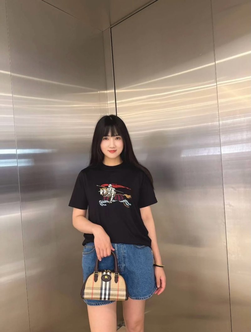 Burberry Black Equestrian Knight Graphic T-Shirt view