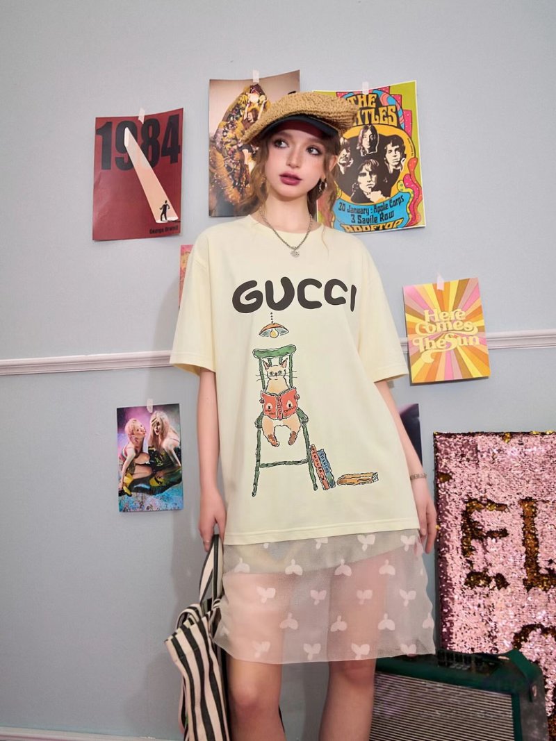 Gucci Cream Graphic Bear T-Shirt view