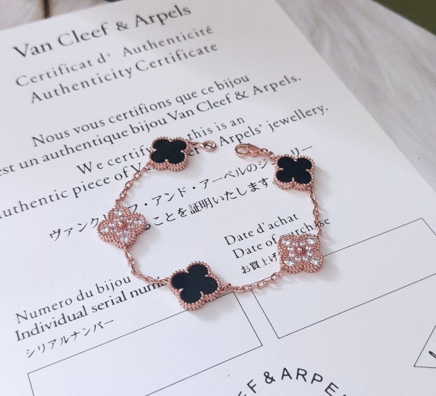 Van Cleef & Arpels Clover Black Mother-of-Pearl Rose Gold Bracelet view