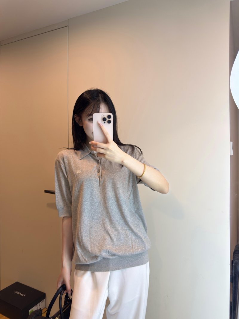 Grey Knit Polo Shirt with Collar – Classic 3/4 Sleeve view