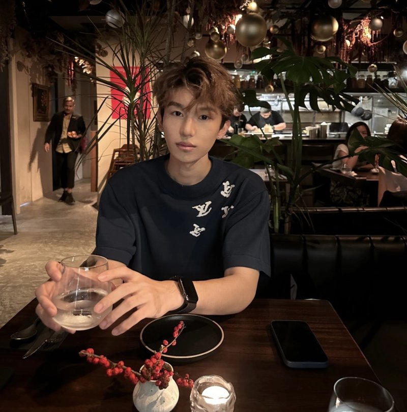 Louis Vuitton Monogram Print Black T-Shirt