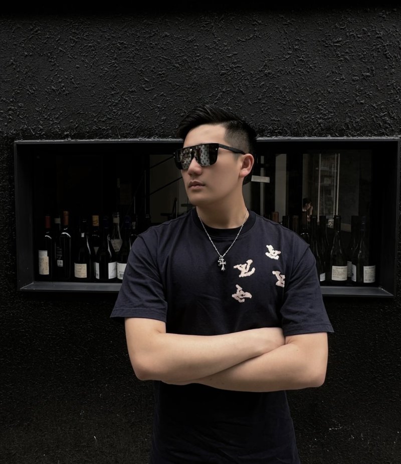 Louis Vuitton Monogram Print Black T-Shirt view