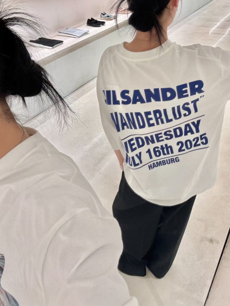 Alexander McQueen White Graphic Logo T-Shirt view