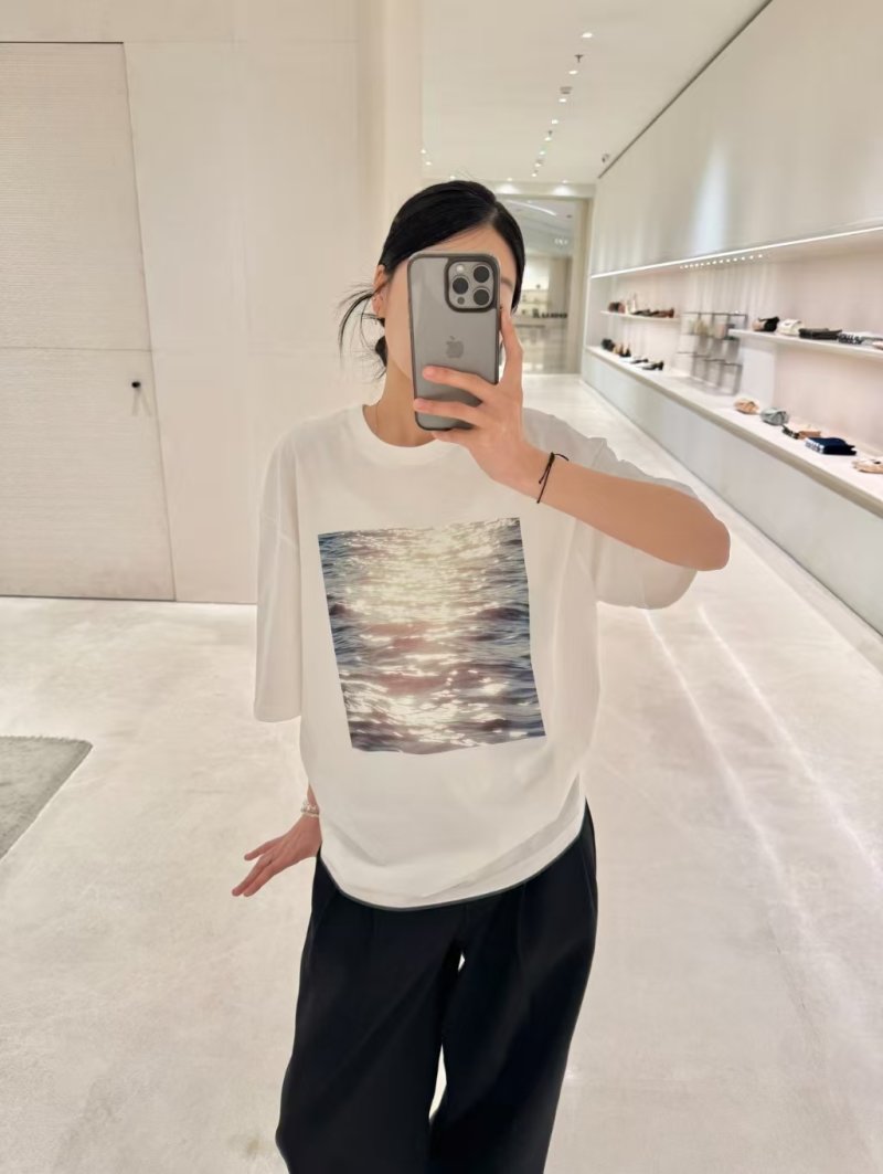 Alexander McQueen White Graphic Logo T-Shirt view