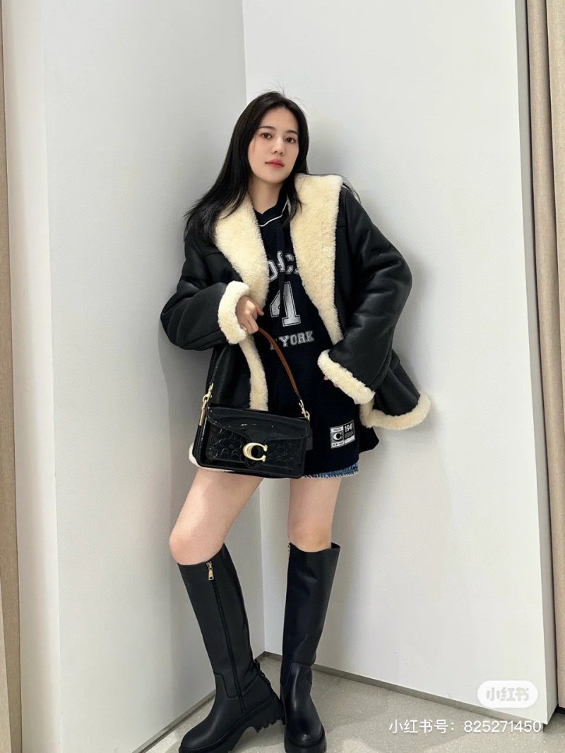 Cartier Panthere Black Leather Shoulder Bag view