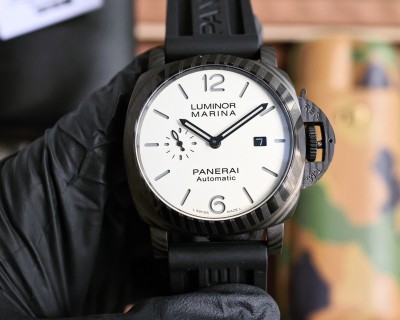Panerai Luminor Marina Automatic 44mm Black Rubber Strap