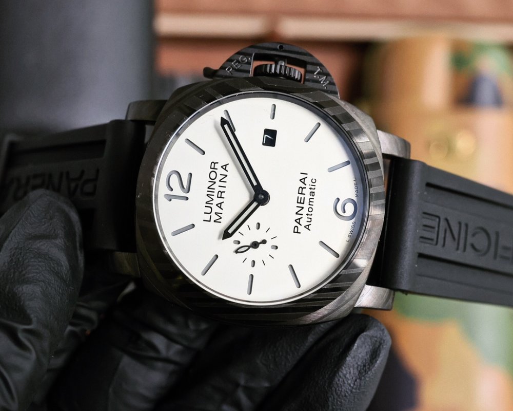 Panerai Luminor Marina Automatic 44mm Black Rubber Strap view