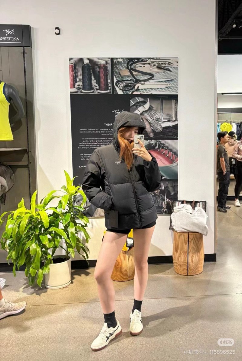 Black Puffer Down Jacket - Short Oversized Fit