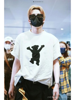 We11Done White Bear Flocked Print Short Sleeve T-Shirt