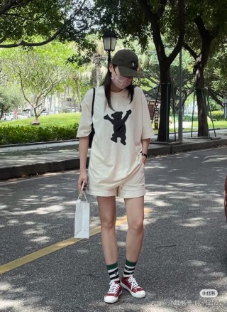 We11Done White Bear Flocked Print Short Sleeve T-Shirt view 6
