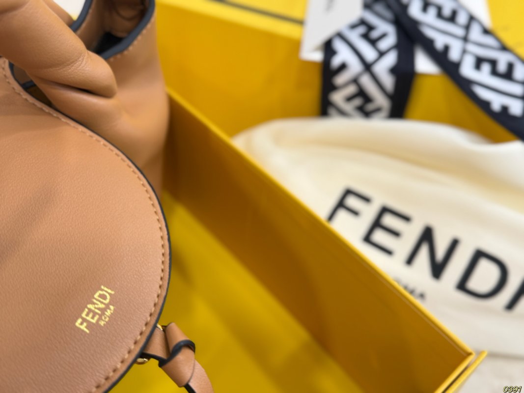 Fendi Spy Leather Shoulder Bag - Caramel view