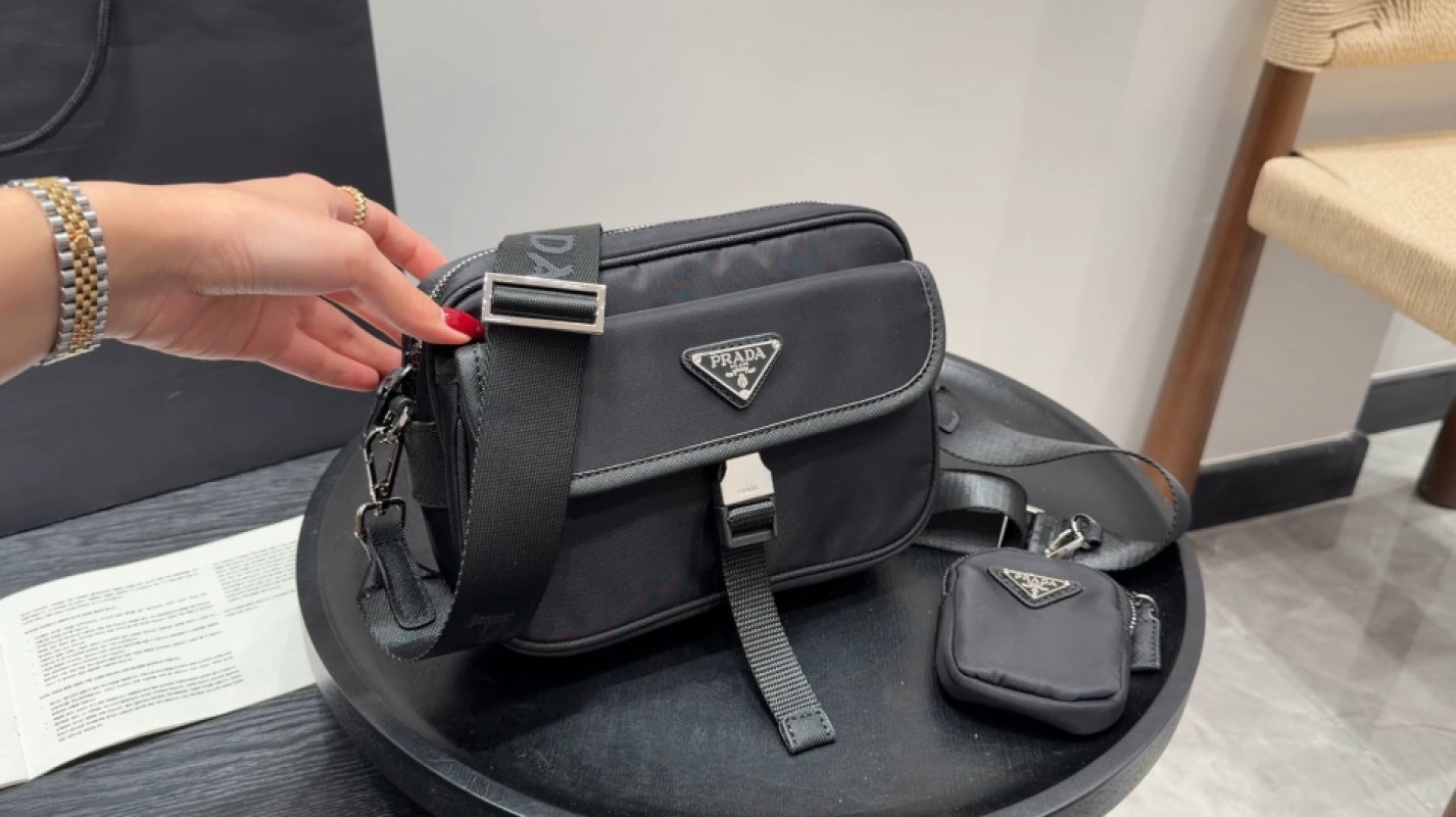 Prada Re-Edition 2005 Nylon Shoulder Bag Black