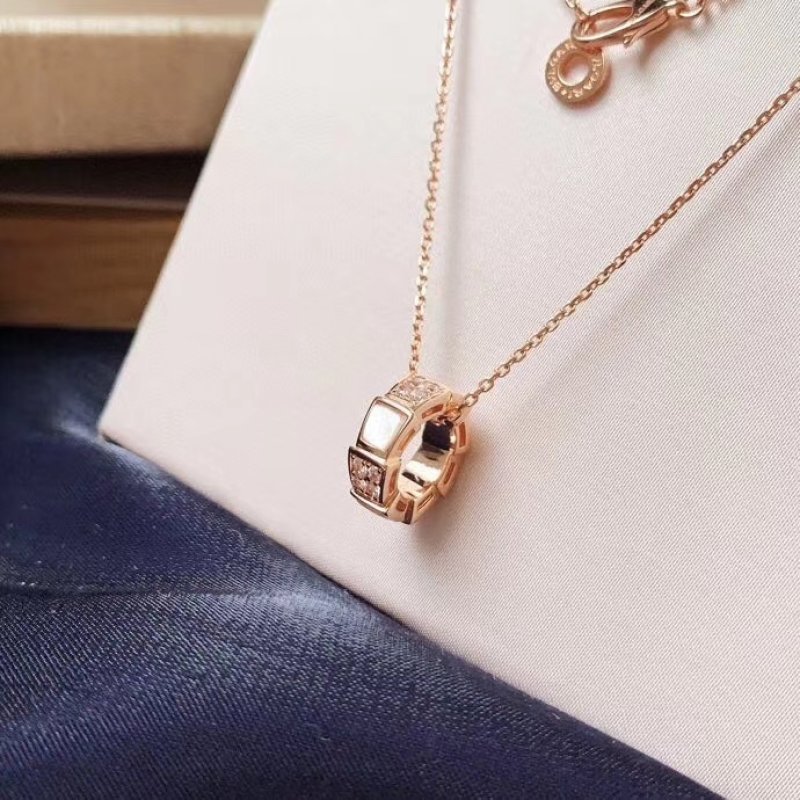 Bvlgari Serpenti Rose Gold Mother-of-Pearl & Diamond Ring view