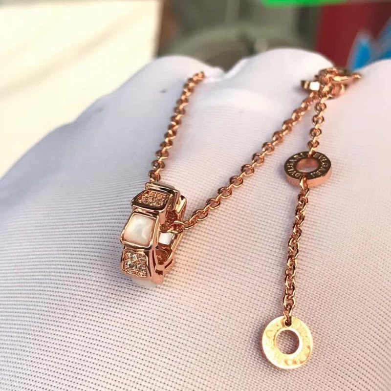Bvlgari Serpenti Rose Gold Mother-of-Pearl & Diamond Ring view