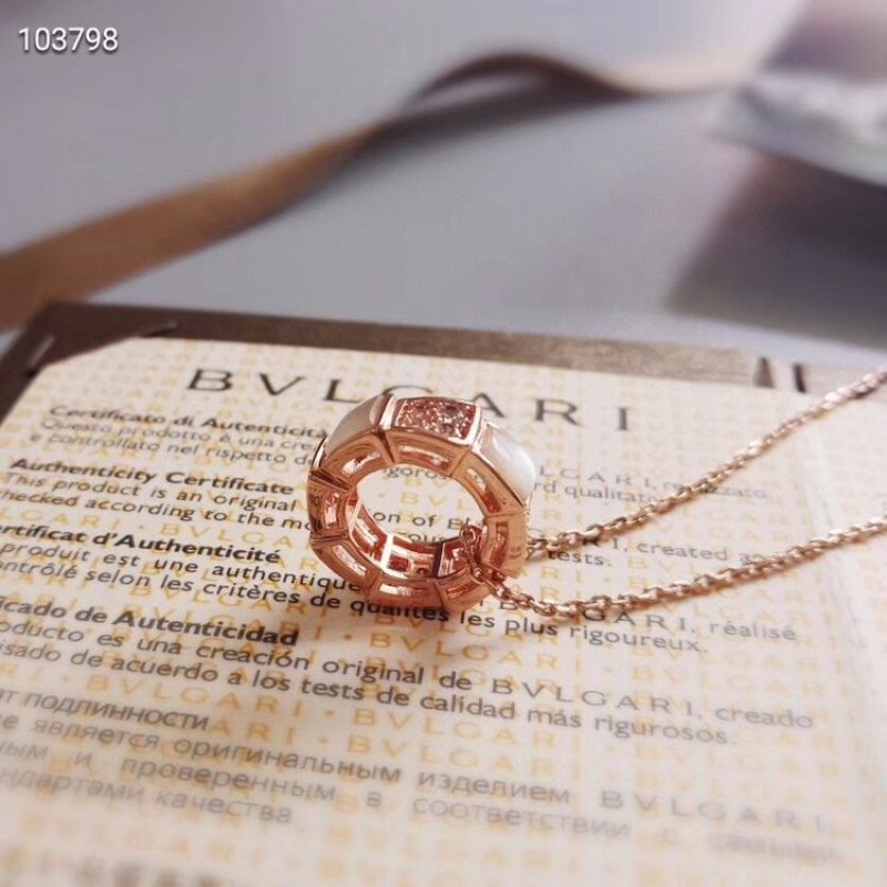 Bvlgari Serpenti Rose Gold Mother-of-Pearl & Diamond Ring view