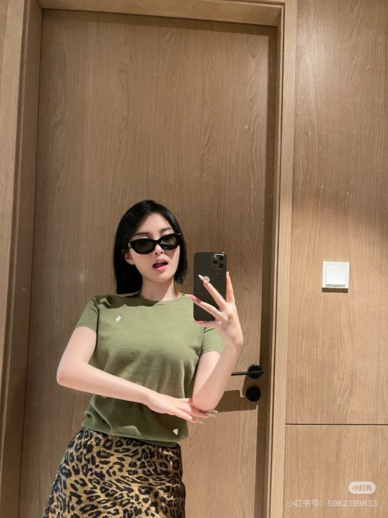 Nike Essential Olive Green Crewneck T-Shirt