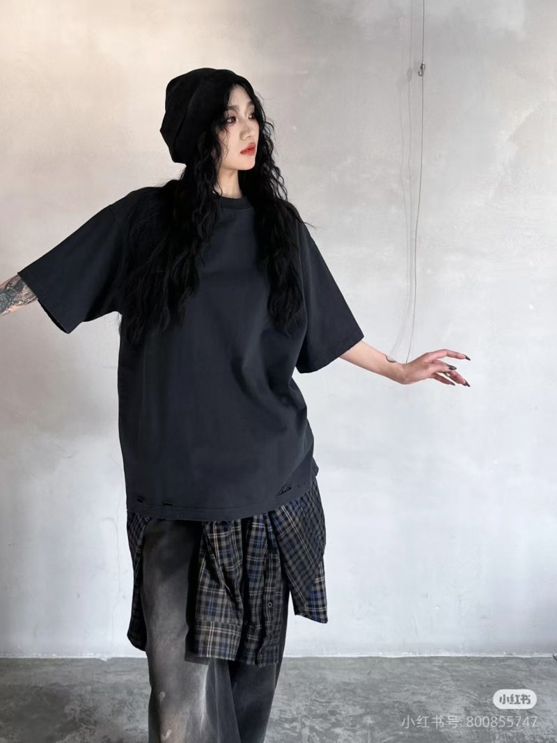Black Oversized Graphic T-Shirt with Distressed Details view
