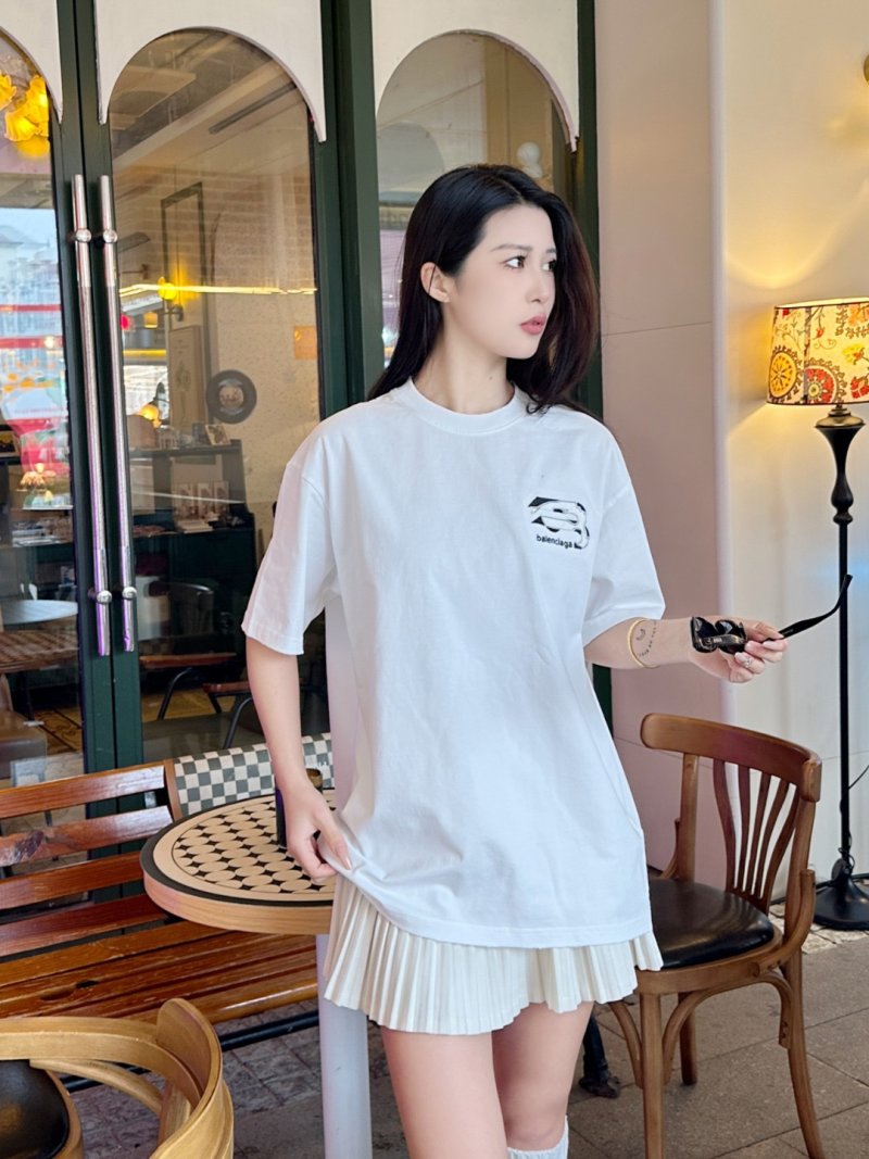 White Minimalist Logo Short Sleeve T-Shirt