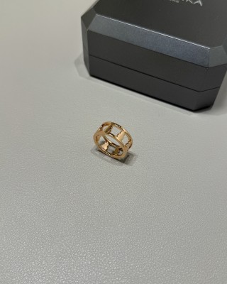 Qeelin Polished Gold Gourd Luck Ring