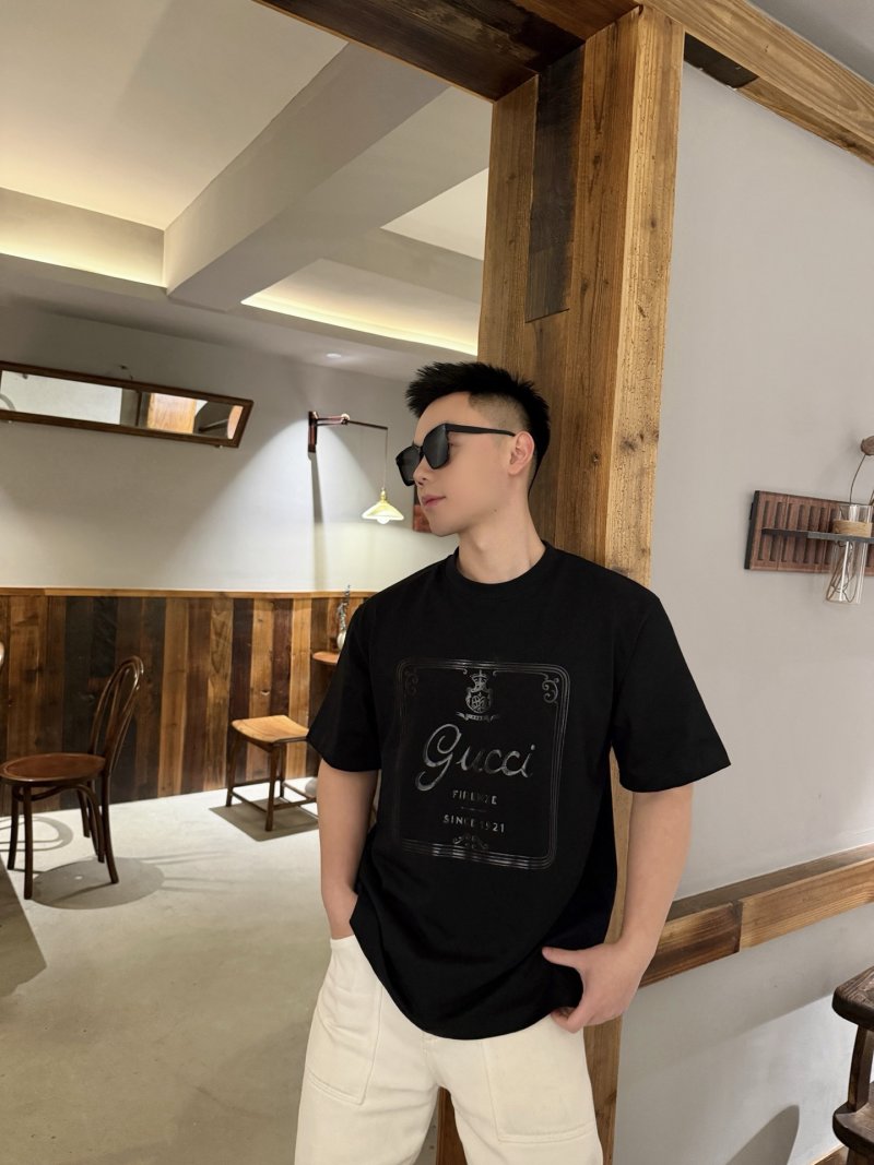 Gucci Firenze Since 1921 Black T-Shirt view