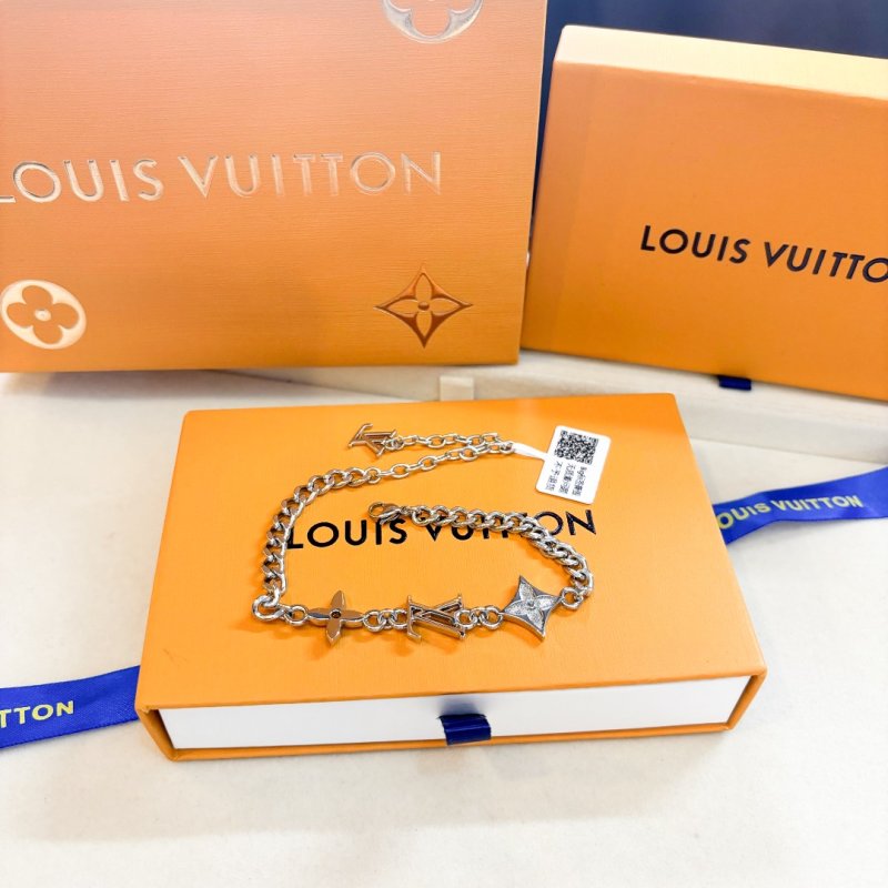 Louis Vuitton Four Leaf Clover Chain Bracelet Silver