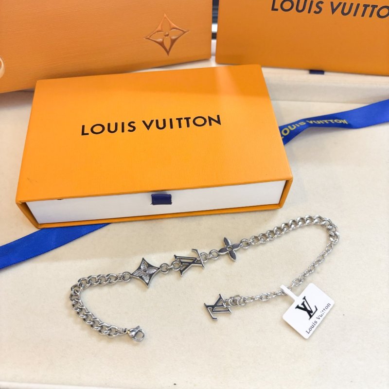 Louis Vuitton Four Leaf Clover Chain Bracelet Silver view