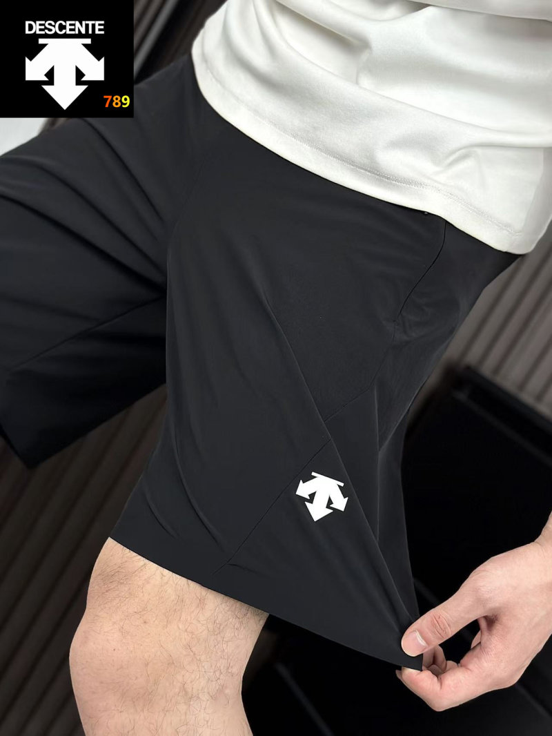 Descente Men's Quick-Dry Athletic Shorts Cream view