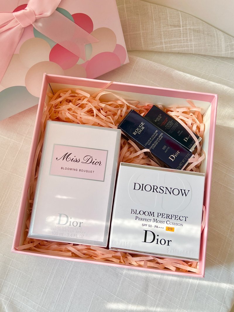 Snow Fairy Pink Balloon Luxury Gift Set 100ml view
