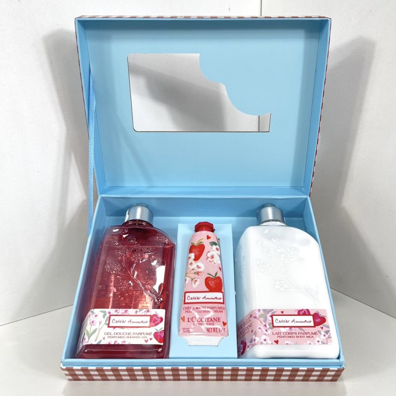 L'Occitane Berry Love 3-Piece Bath & Body Gift Set view