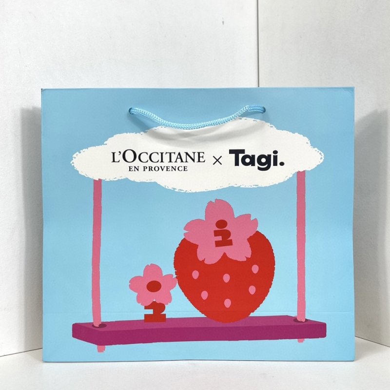 L'Occitane Berry Love 3-Piece Bath & Body Gift Set view
