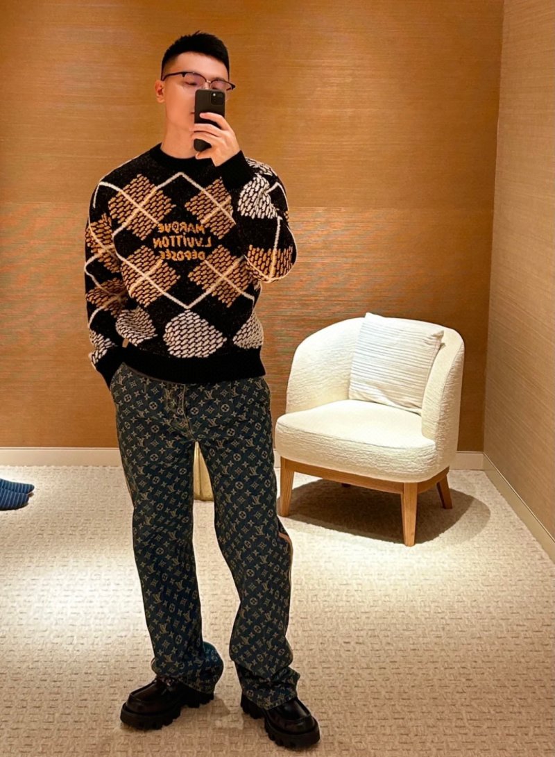 Louis Vuitton Damier Argyle Knit Sweater Black Gold view