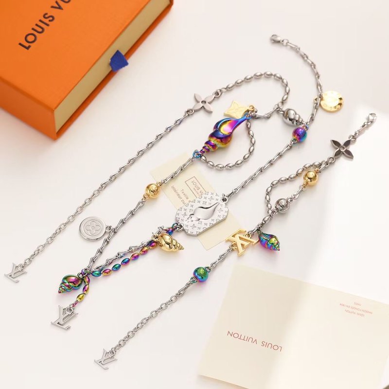 Louis Vuitton Shell Charm Necklace Silver Rainbow view