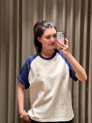 Ami Heart A Logo Raglan T-Shirt Black White view 6