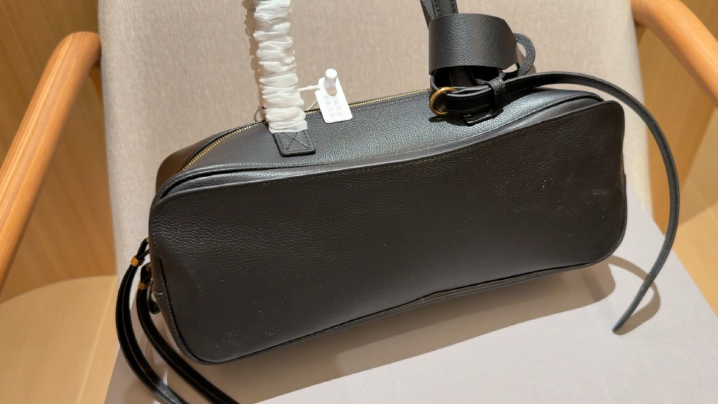Louis Vuitton Papillon Black Leather Crossbody Bag